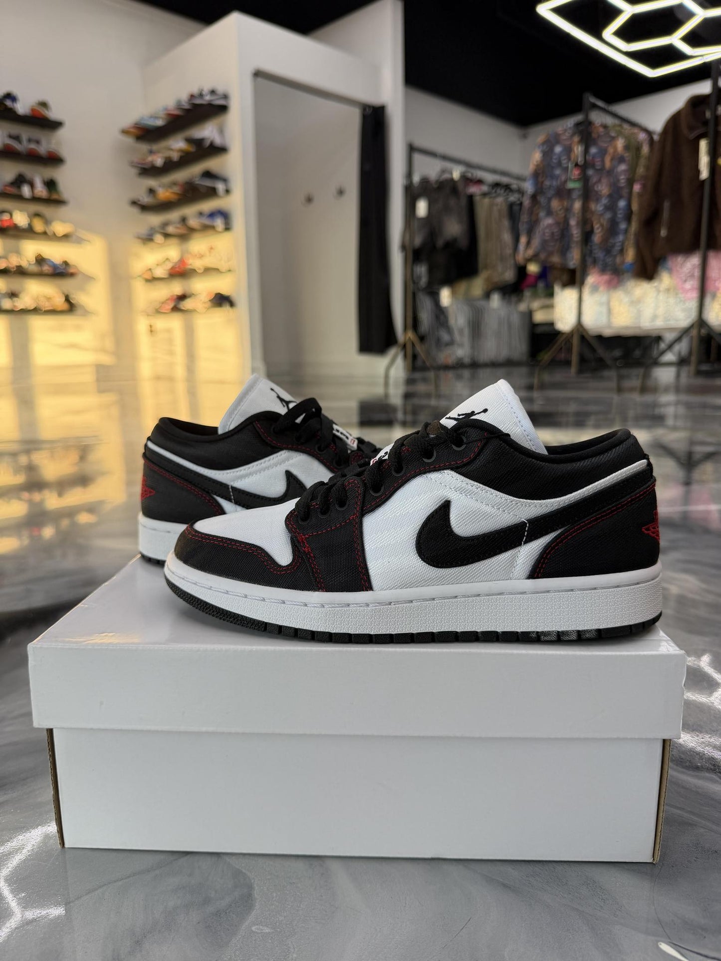 Jordan 1 Low Utility "White Black" Used Size 6Y/7.5W