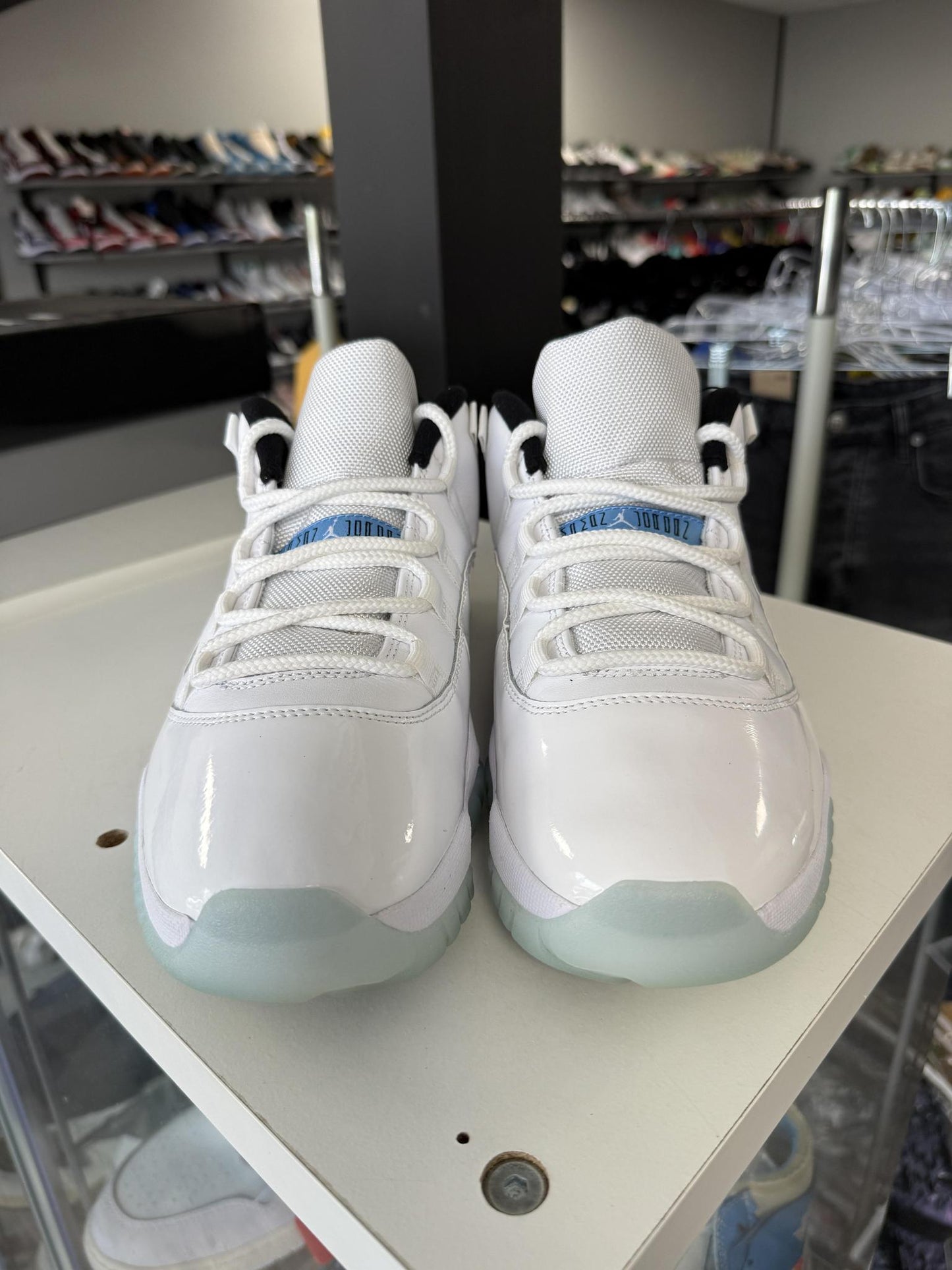 Jordan 11 Low "Legend Blue" Used Size 11