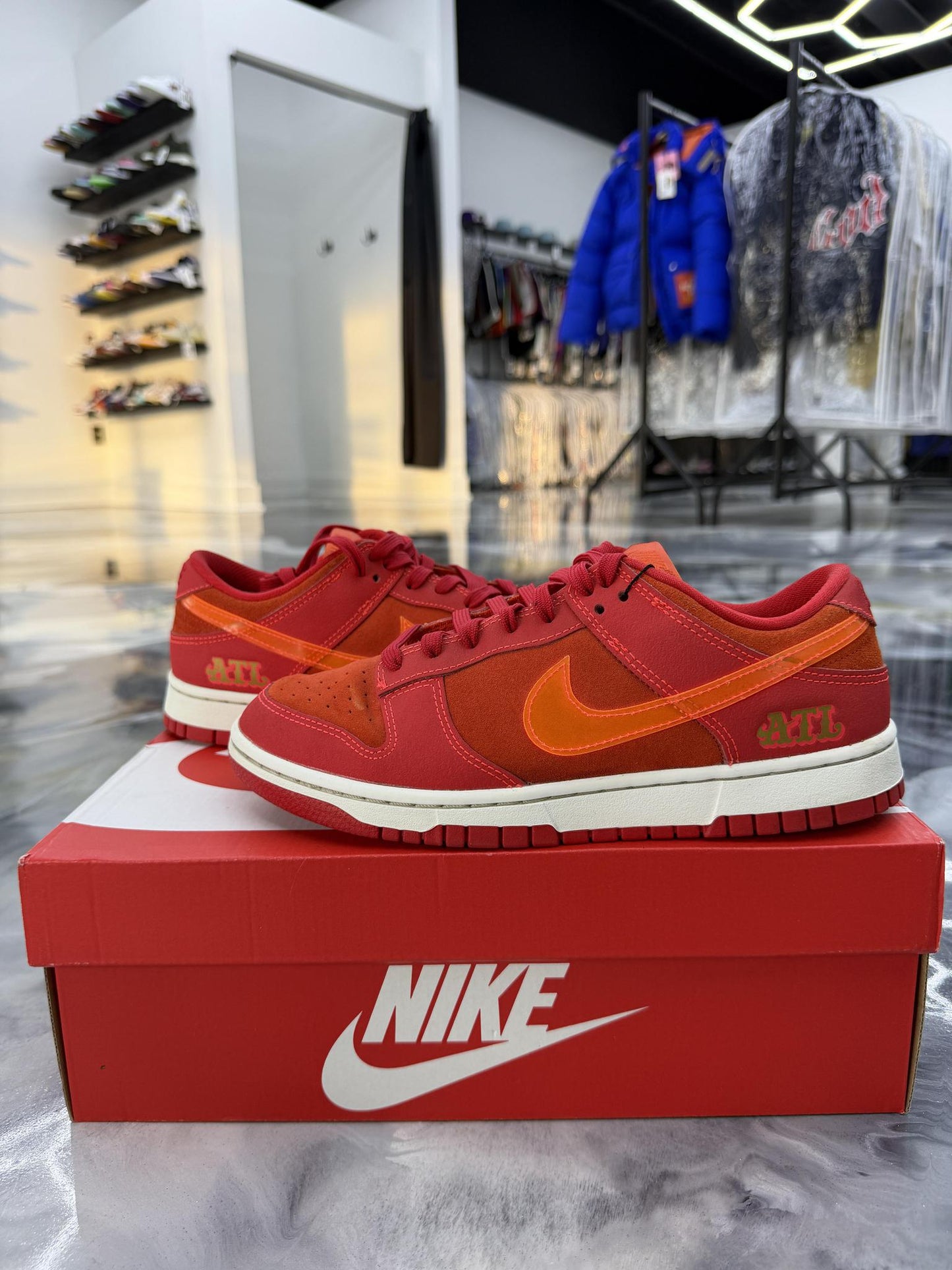 Nike Dunk Low ATL Used Size 7.5