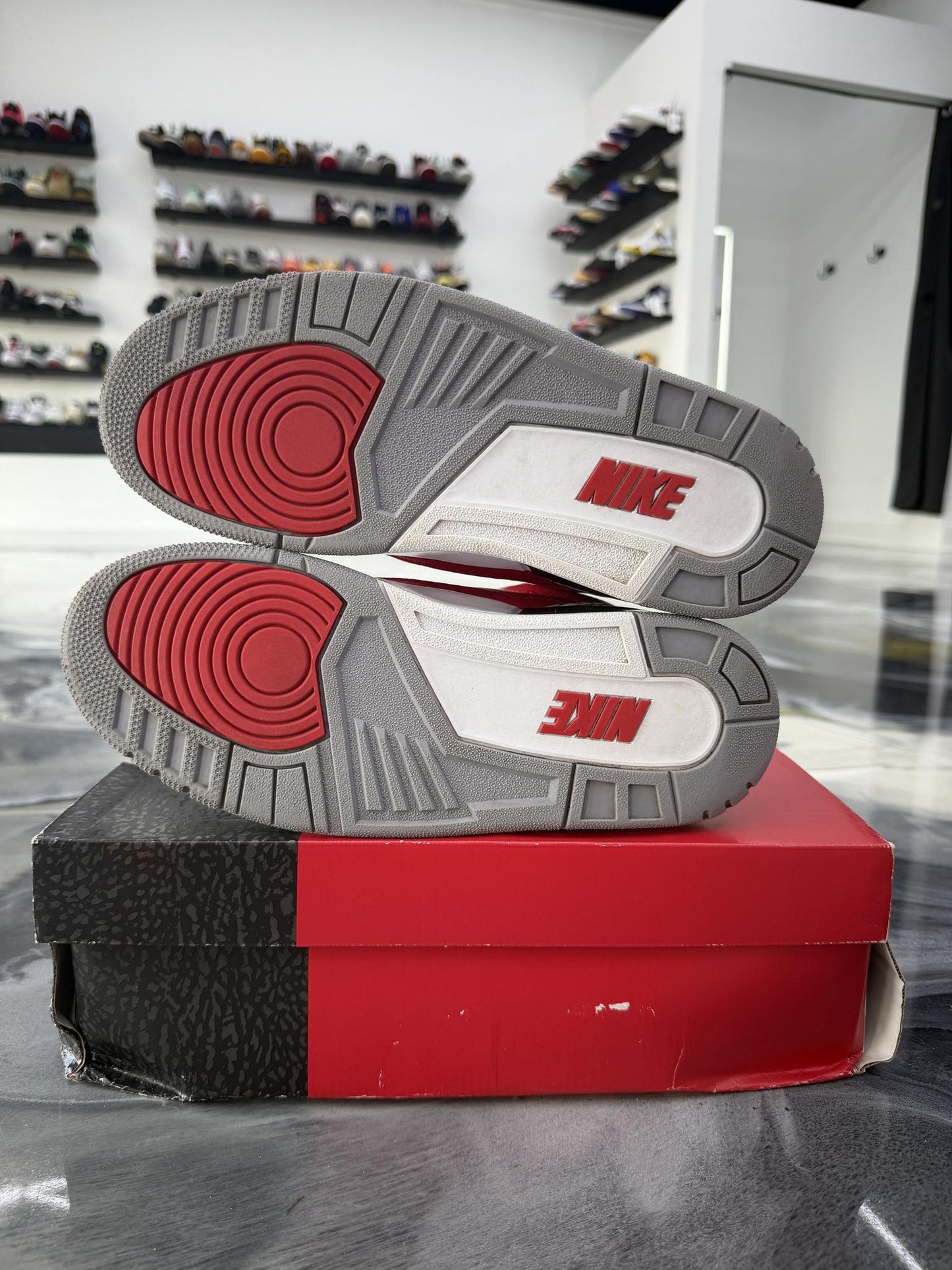 Jordan 3 "Unite" Used Size 9.5