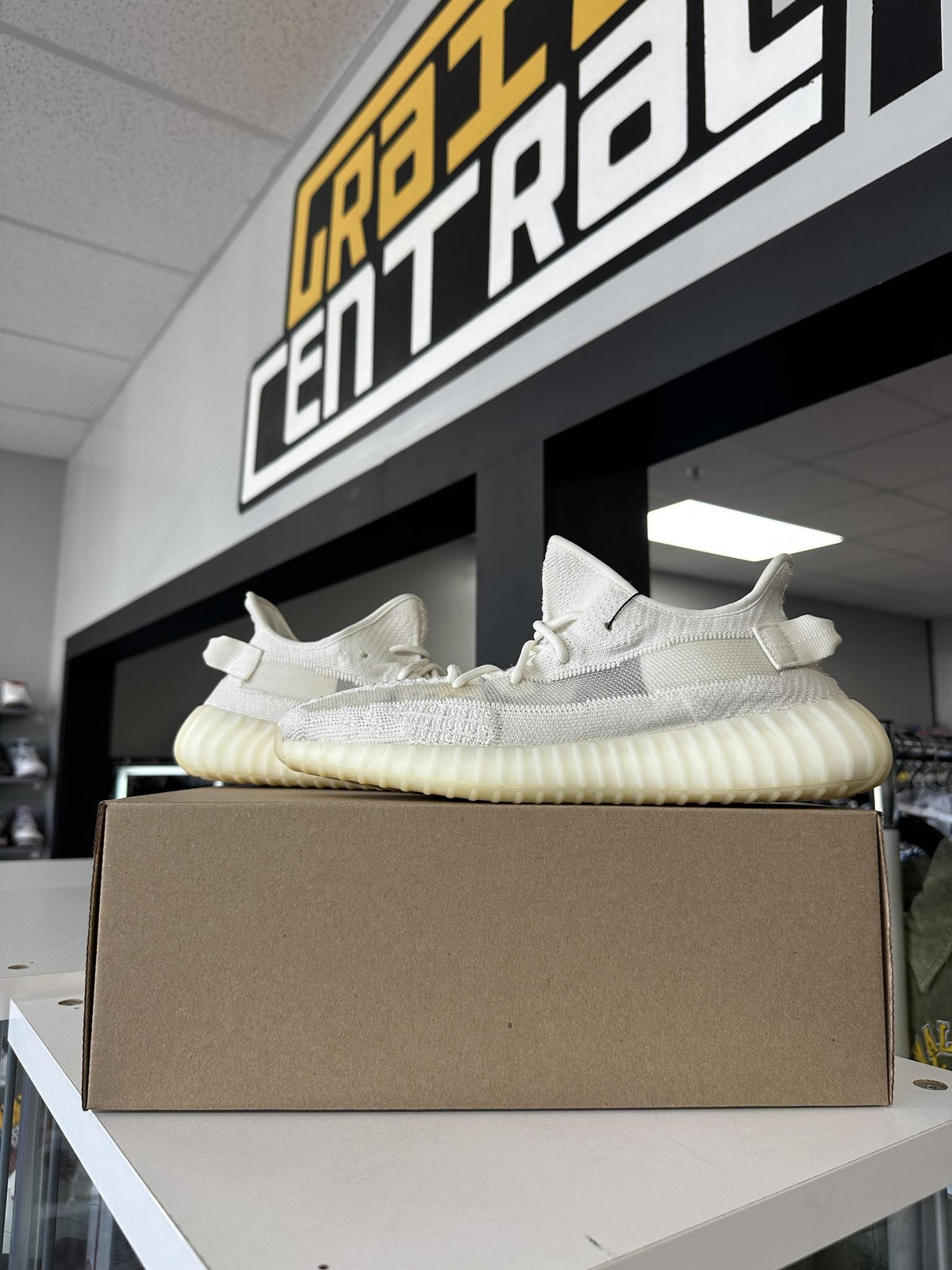 Adidas Yeezy 350 V2 "Bone" Used Size 10
