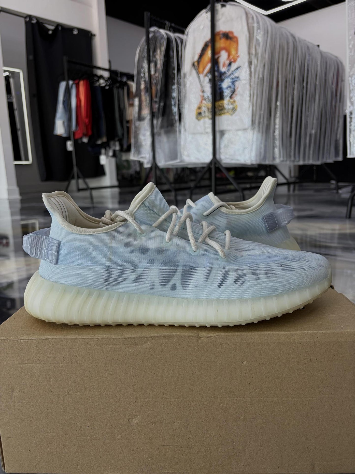 Yeezy 350 V2 "Mono Ice" Used Size 12