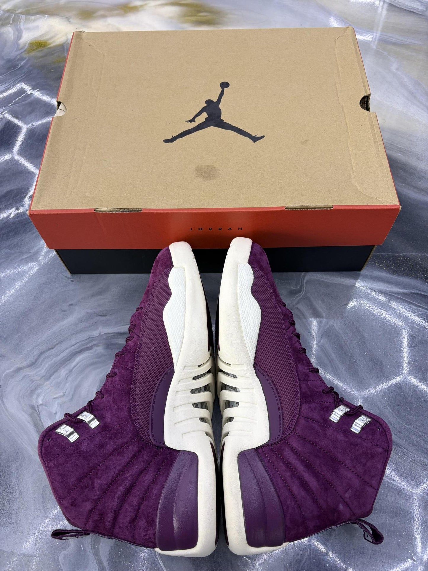 Jordan 12 "Bordeaux" Used Size 11