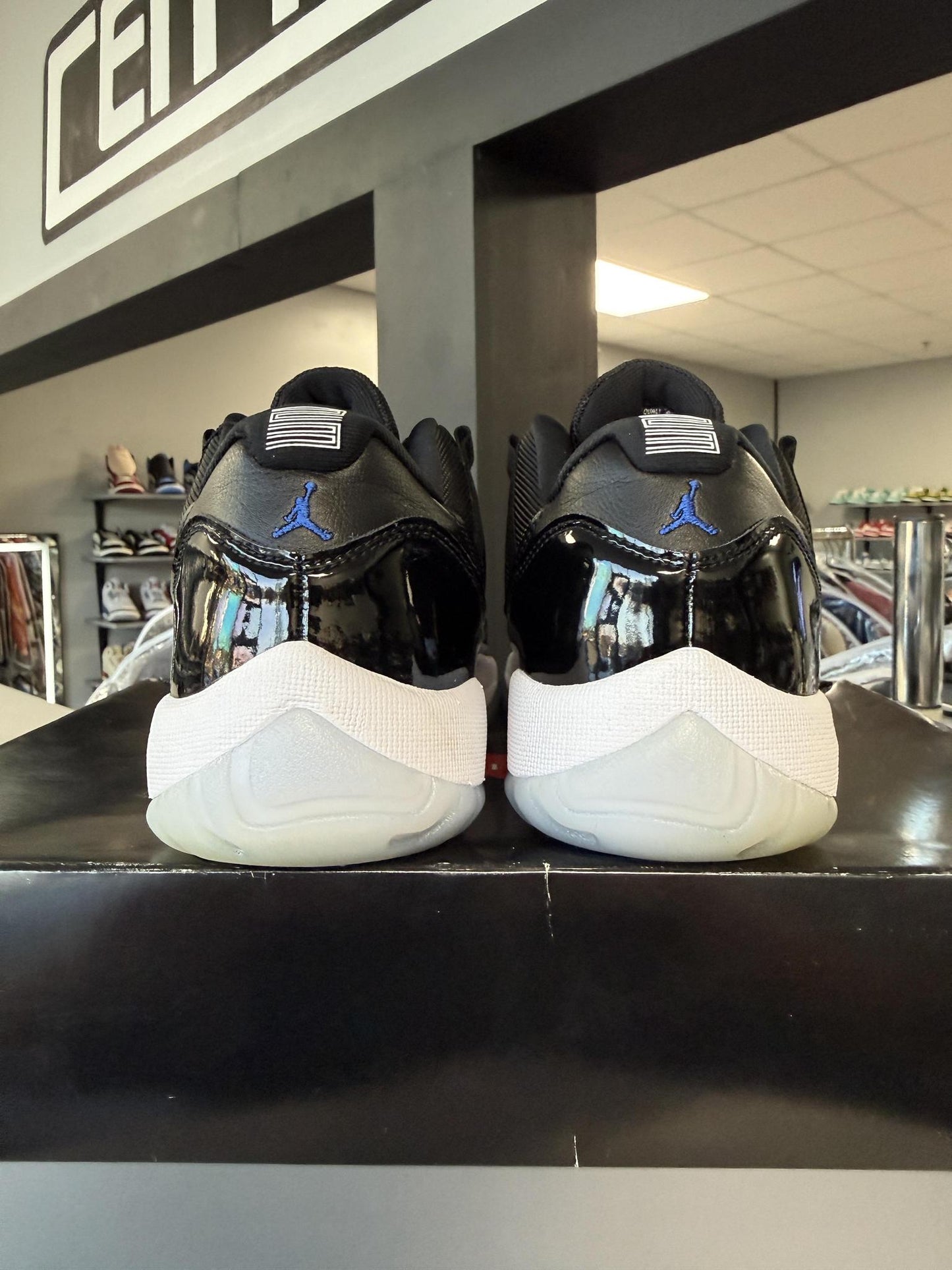 Jordan 11 Low "Space Jam" Used Size 8