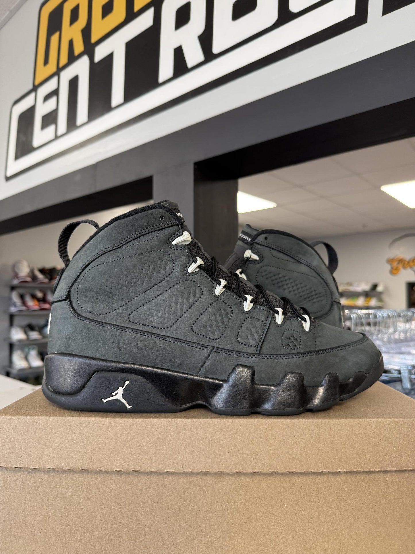 Jordan 9 "Anthracite" Used Size 11.5
