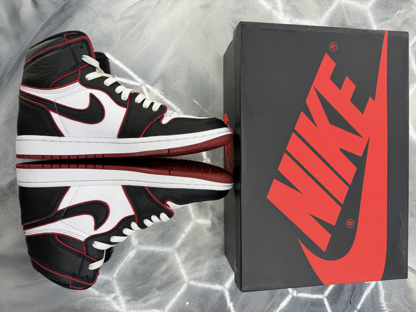 Jordan 1 High Bloodline Used Size 8