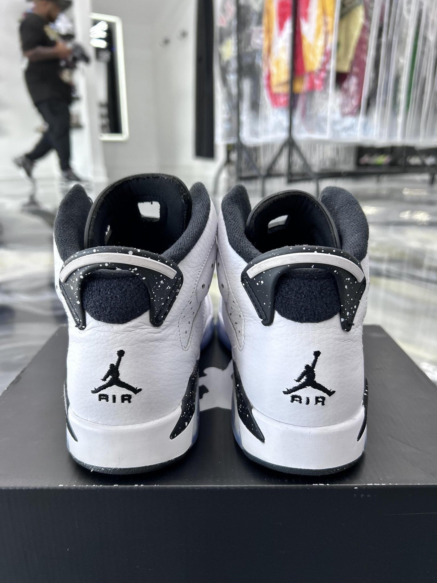 Jordan 6 "Reverse Oreo" Used Size 7Y/8.5W