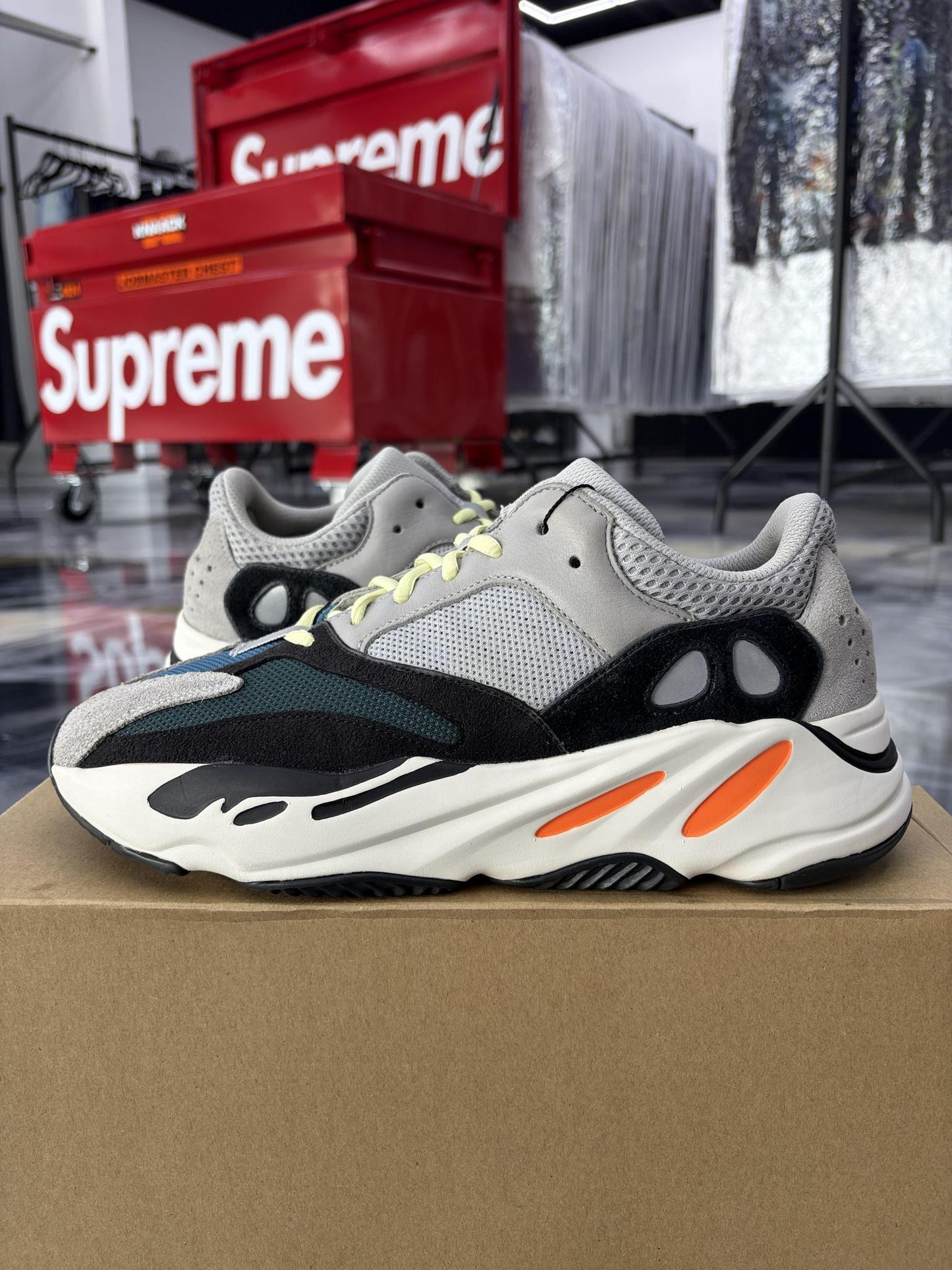 Yeezy 700 Boost "Wave Runner" Used Size 10