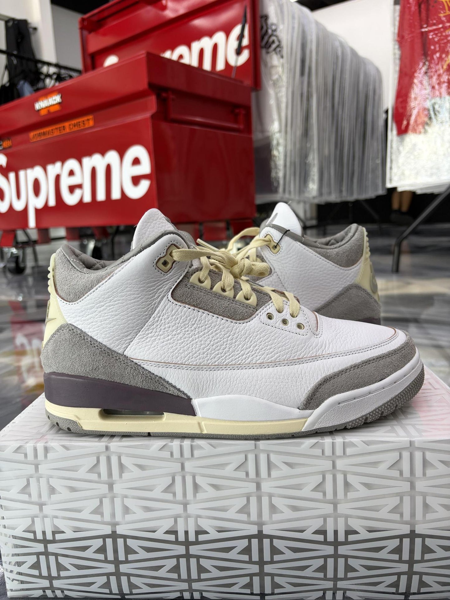 Jordan 3 A Ma Maniére Used Size 9.5