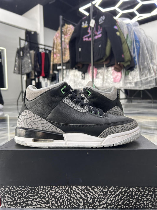 Jordan 3 "Green Glow" Used Size 7Y/8.5W