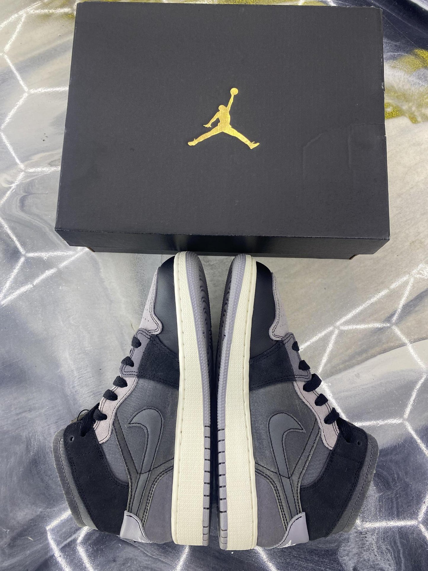 Jordan 1 Mid Craft "Inside Out Black" Used Size 5Y/6.5W