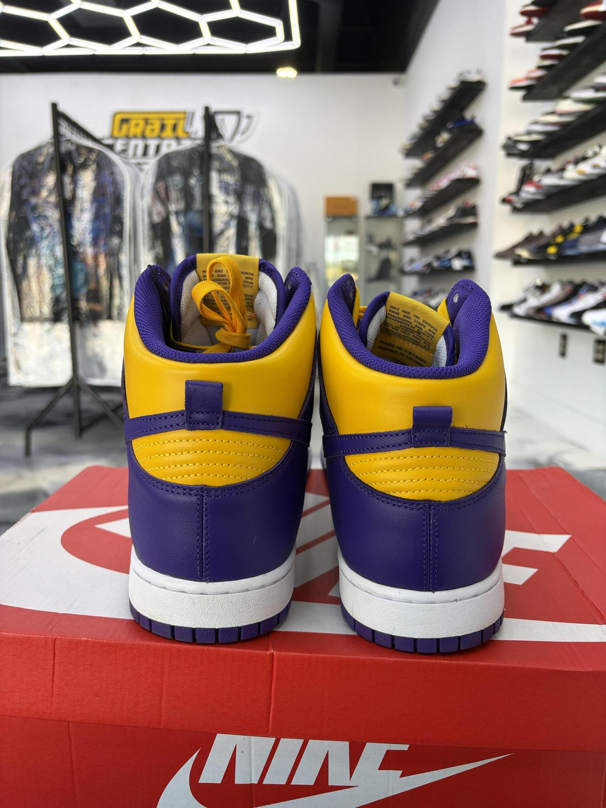 Dunk High "Lakers" Used Size 14
