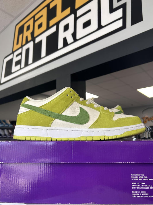 Dunk Low SB "Green Apple" Used Size 11