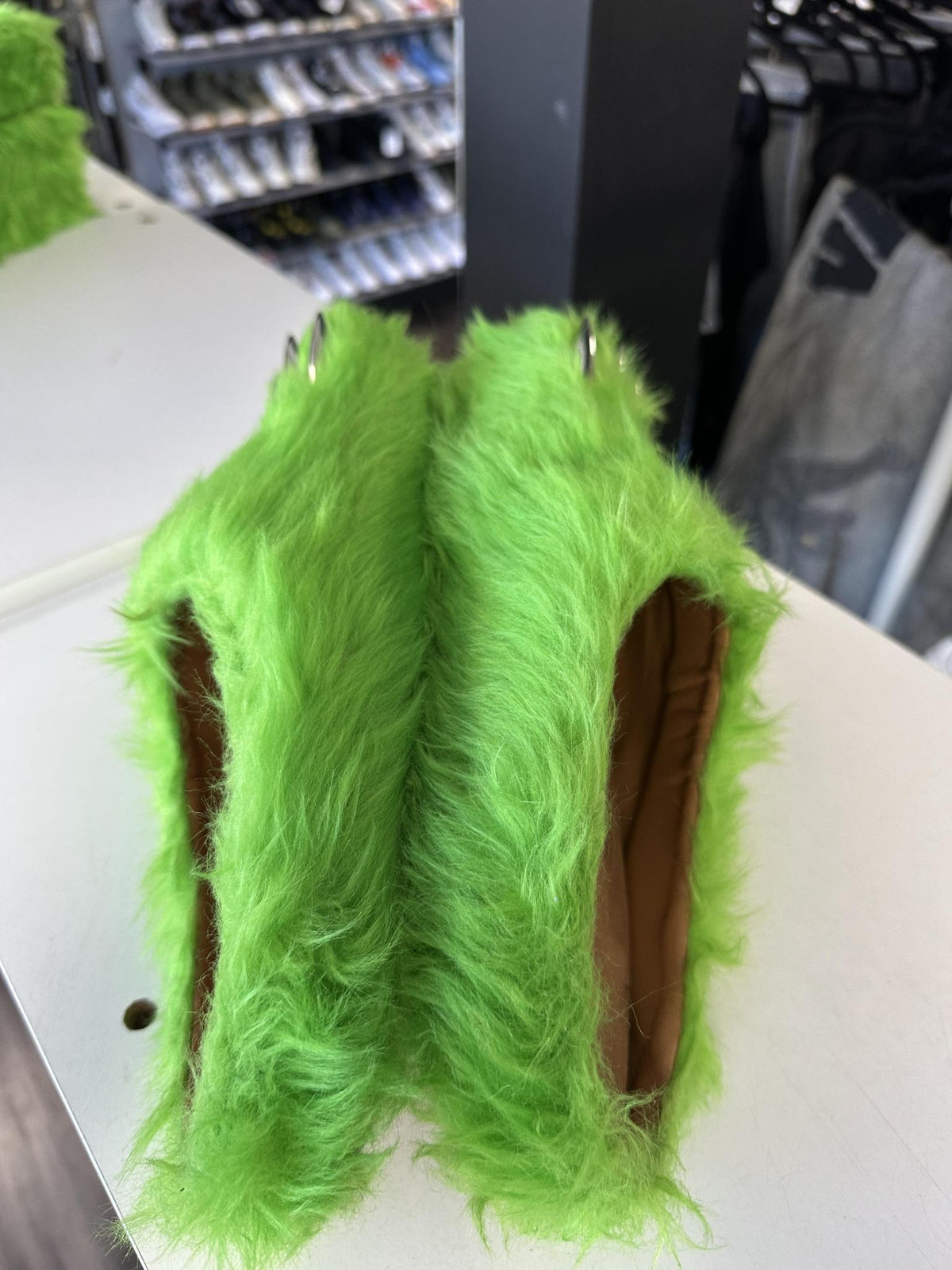 Bear Claw Slides "Green" Size 11 Used