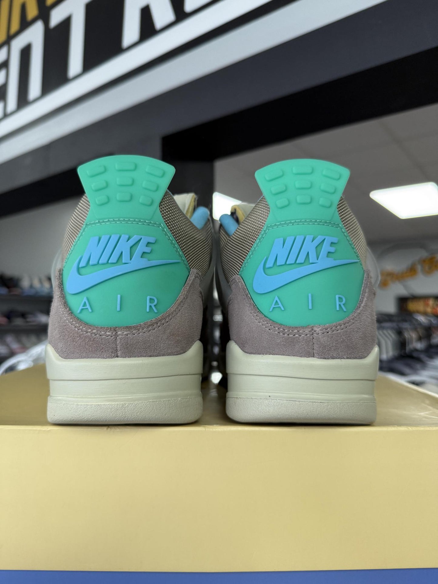 Jordan 4 Union "Taupe Haze" Used Size 11