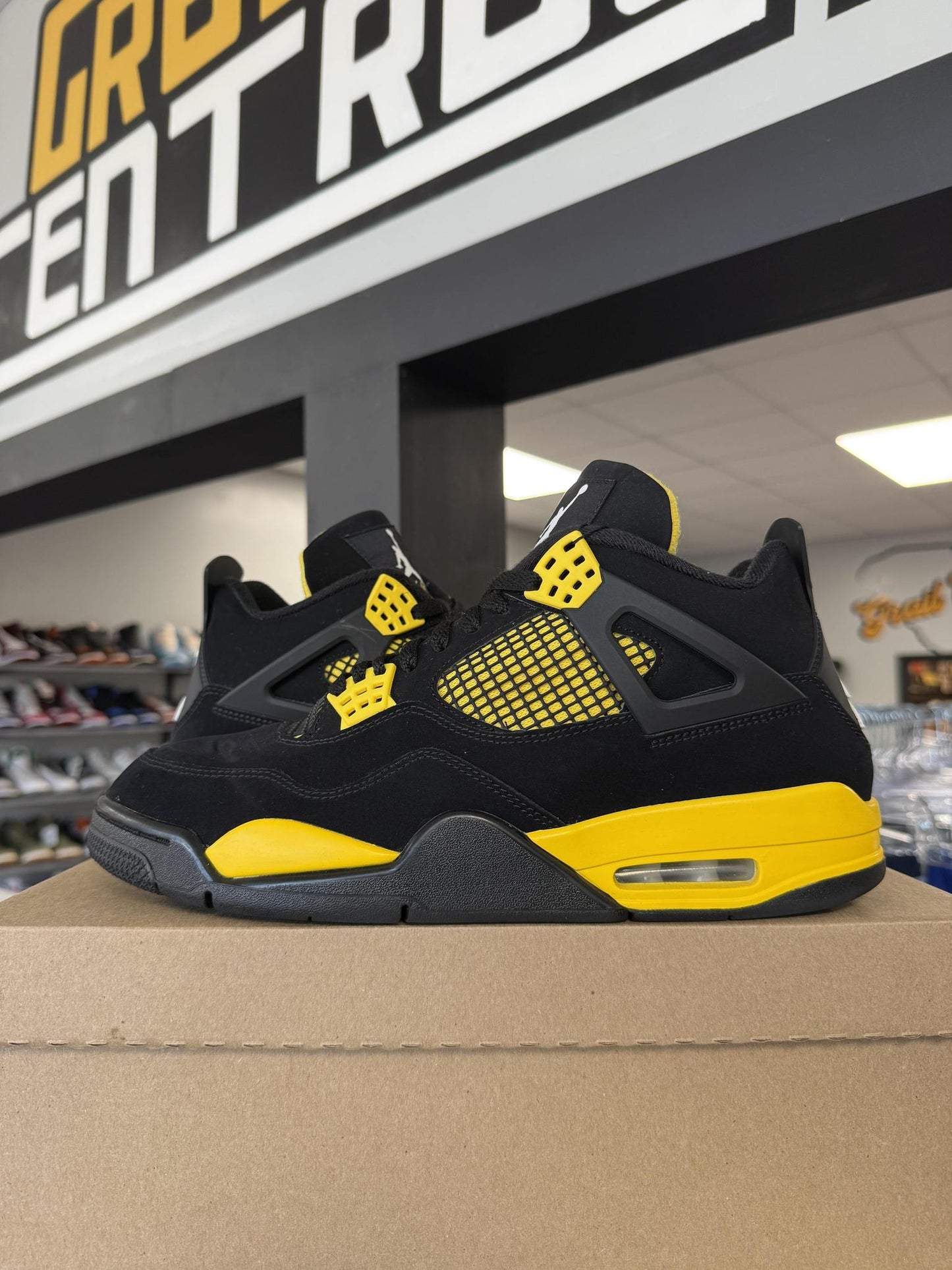 Jordan 4 "Thunder" Used Size 11
