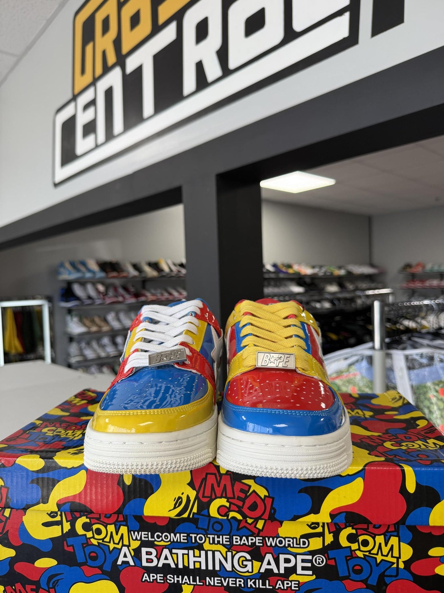Bape Sta Medicom Toy "Multi Color" Used Size 8