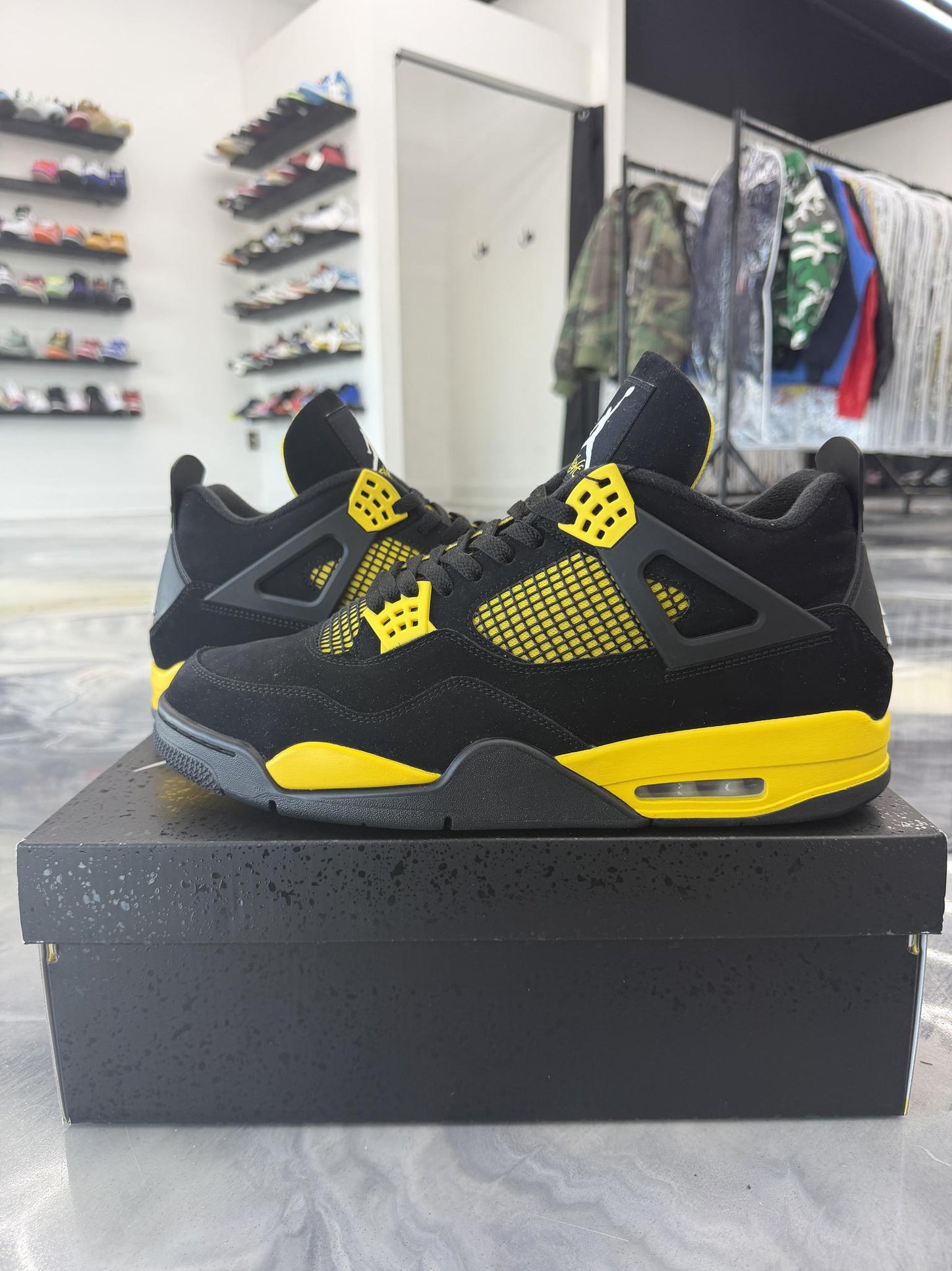 Jordan 4 "Thunder" Used Size 14