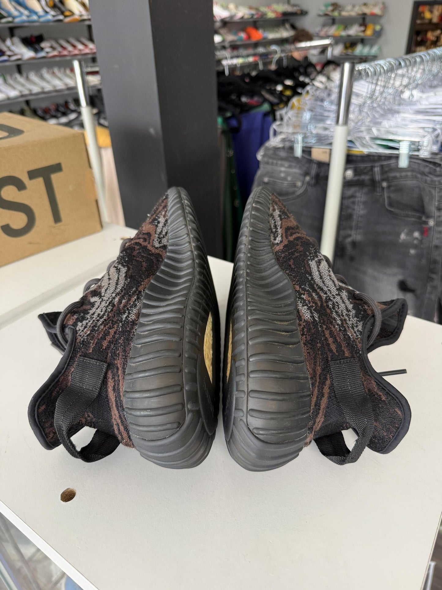 Yeezy 350 V2 "MX Rock" Used Size 11