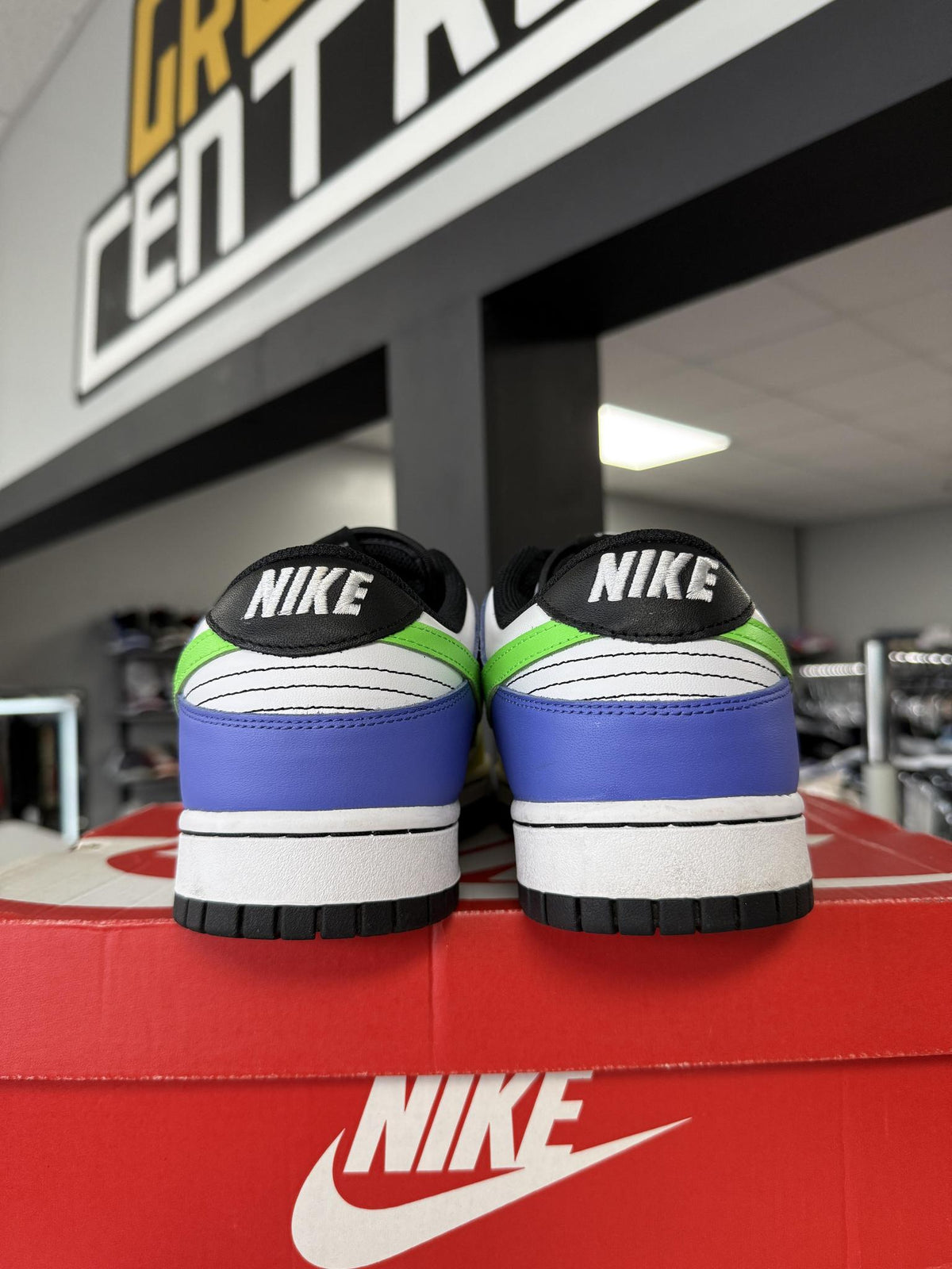 Nike Dunk Low "Green Strike" Used Size 10