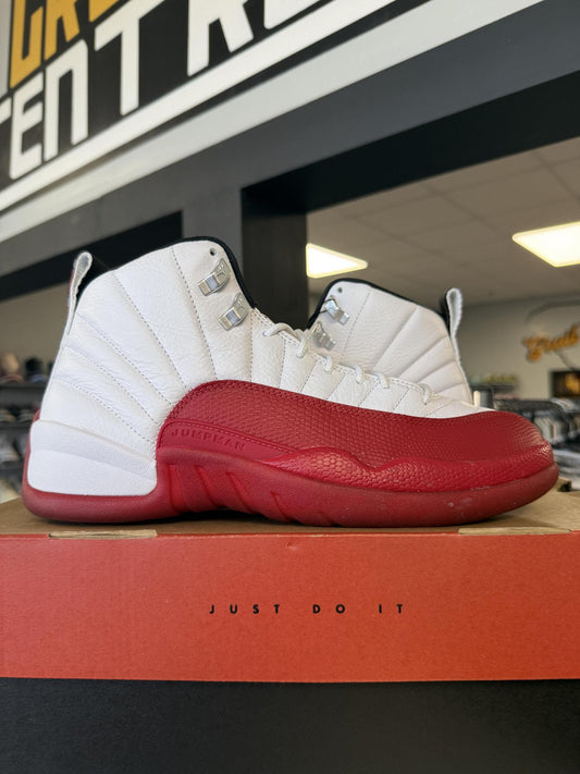 Jordan 12 "Cherry" used Size 9.5