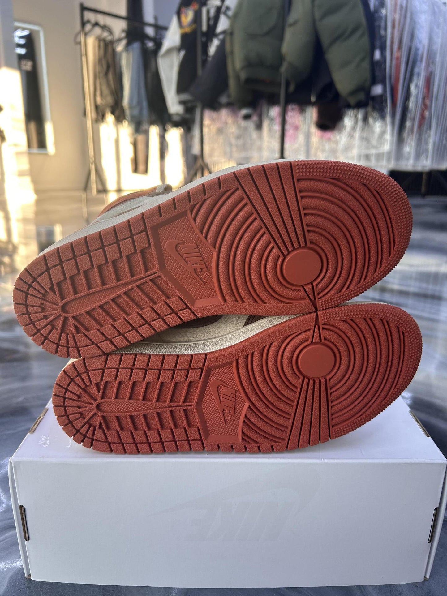 Jordan 1 High "Dusted Clay" Used Size 6.5Y/8W