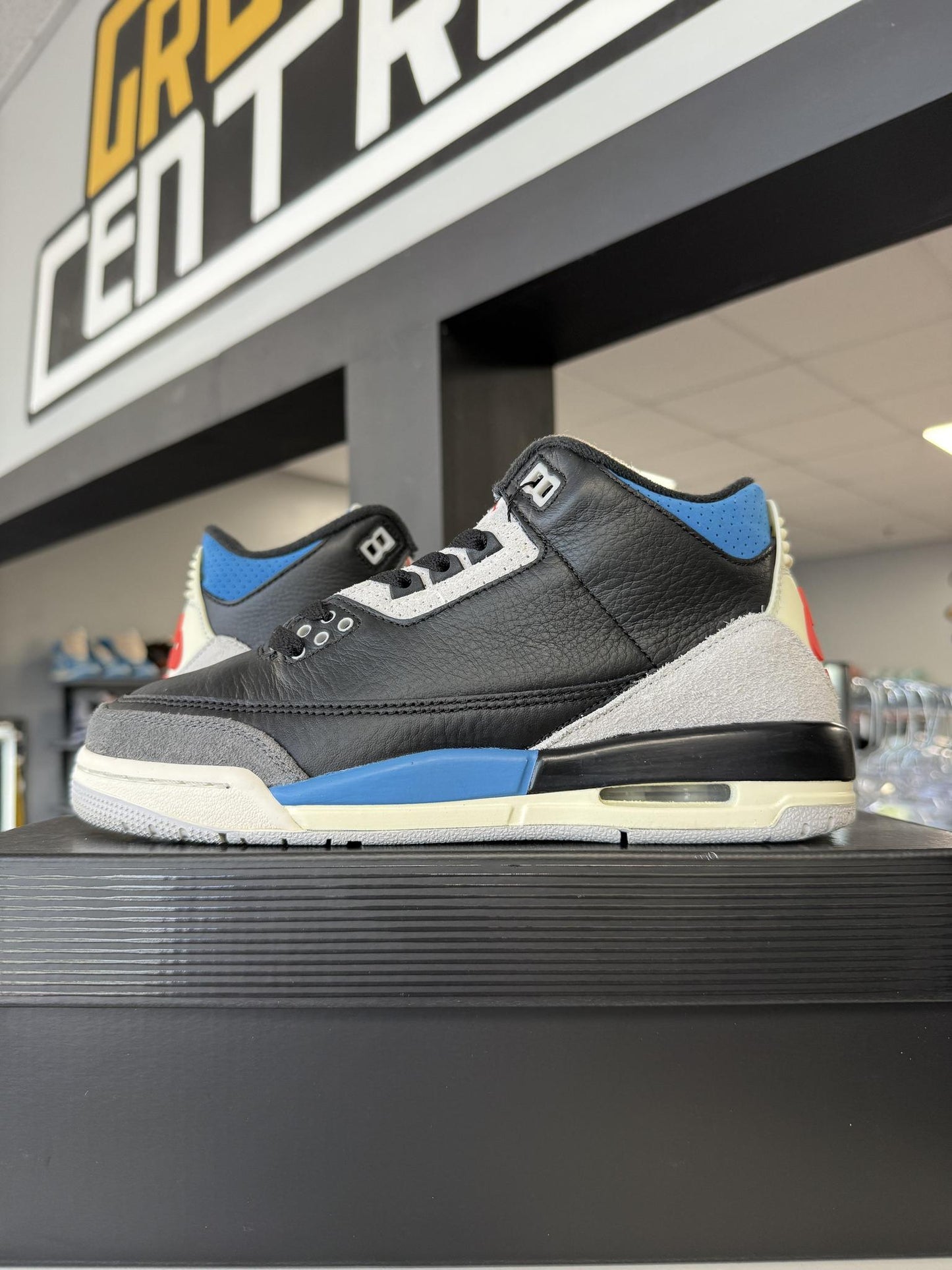 Jordan 3 Rare Air Used Size 6Y/7.5W