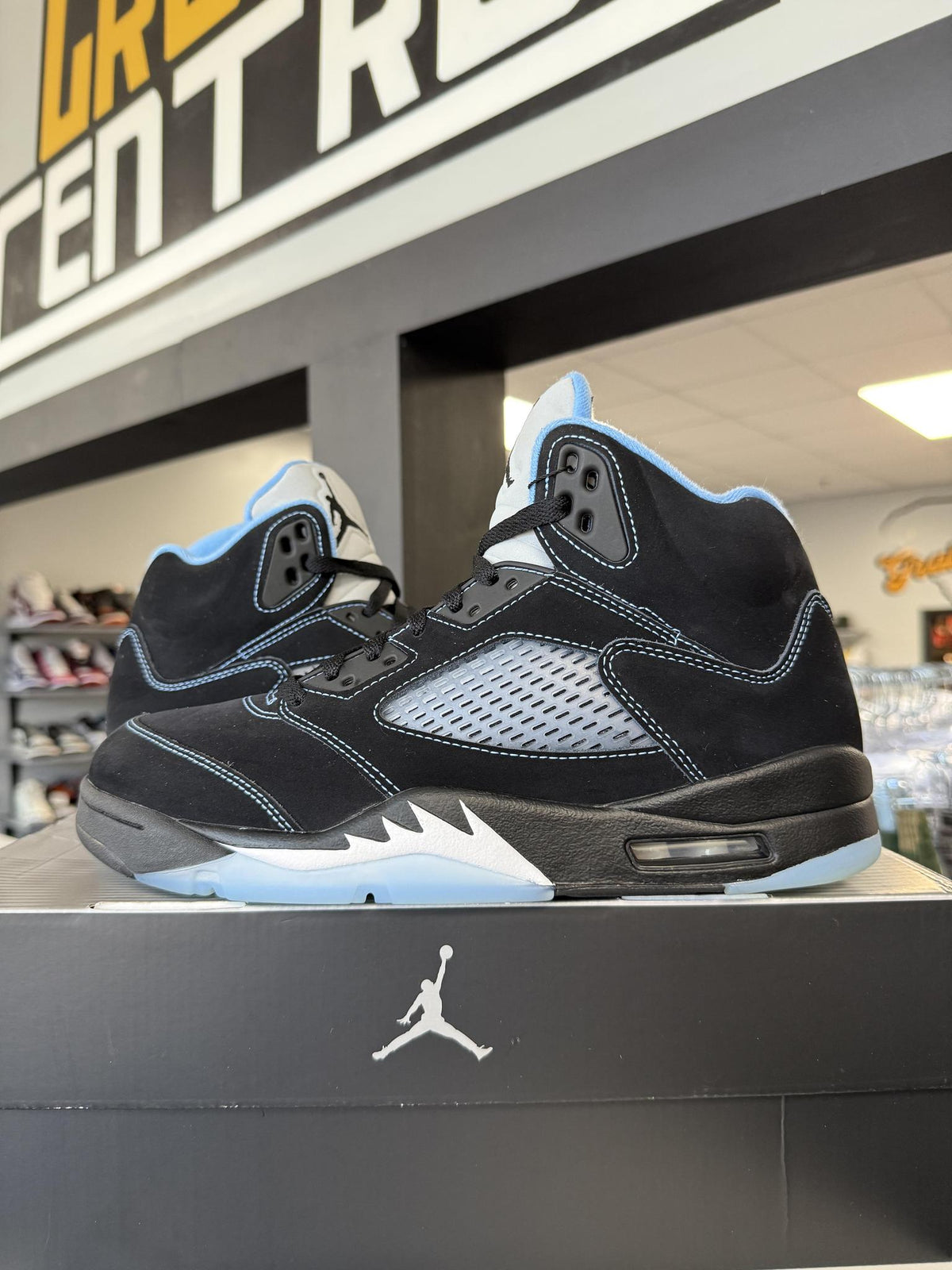 Jordan 5 "University Blue" Used Size 9.5