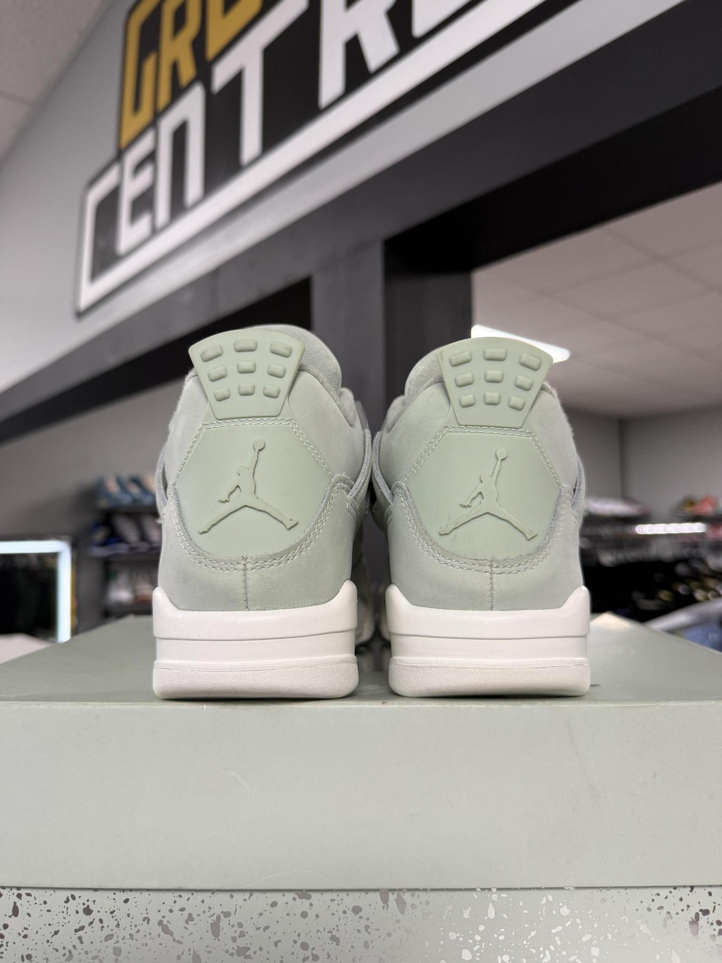 Jordan 4 "Seafoam" Used Size 4.5Y/6W