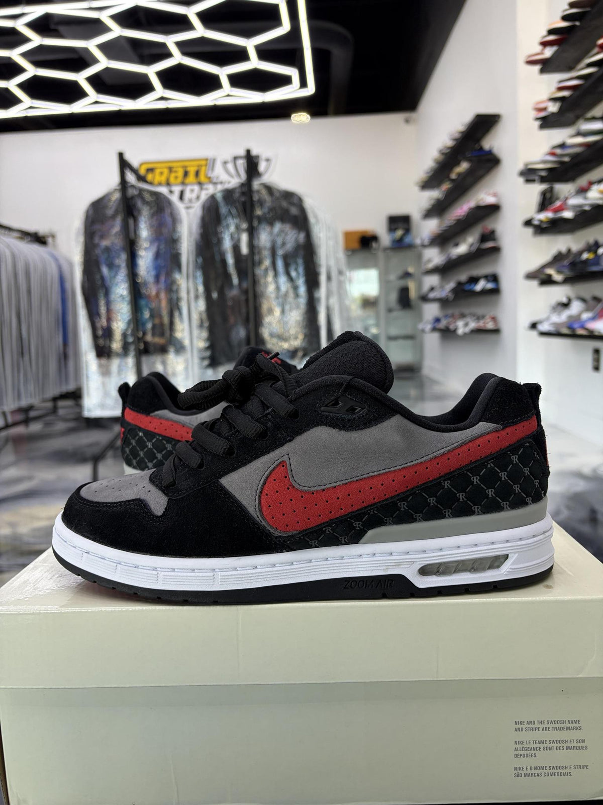 Nike Paul Rodriguez Zoom Low "Bred" Used Size 9.5