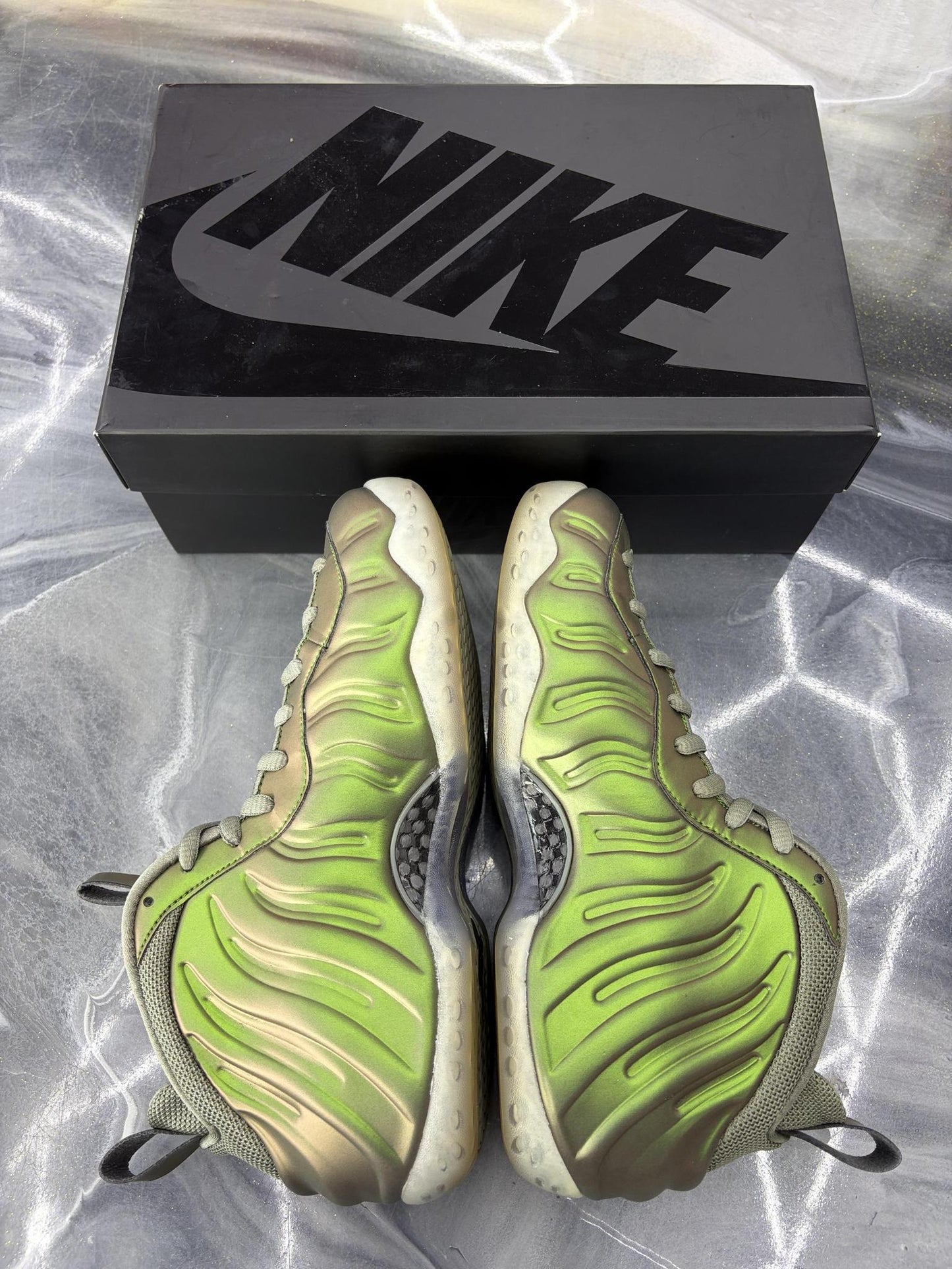 Nike Air Foamposite One "Iridescent" Used Size 7.5